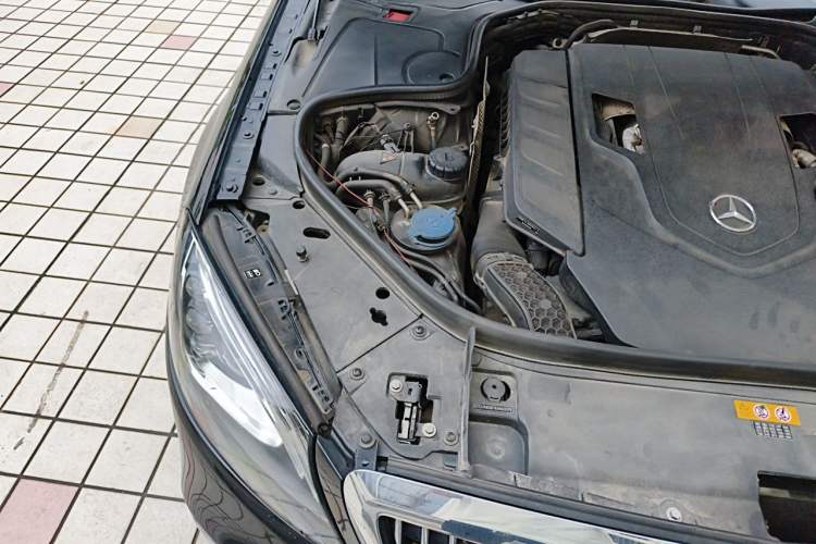 Used Mercedes-Benz Maybach S-Class 2019 S 560 4MATIC Engine Bay Right