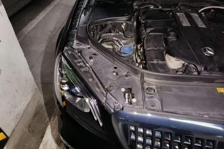 Used Mercedes-Benz Maybach S-Class 2019 S 450 4MATIC Engine Bay Right