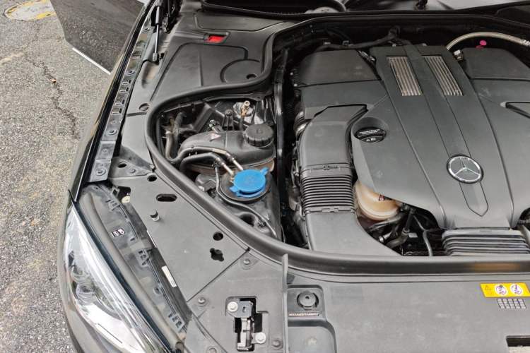 Used Mercedes-Benz Maybach S-Class 2019 S 450 4MATIC Engine Bay Right