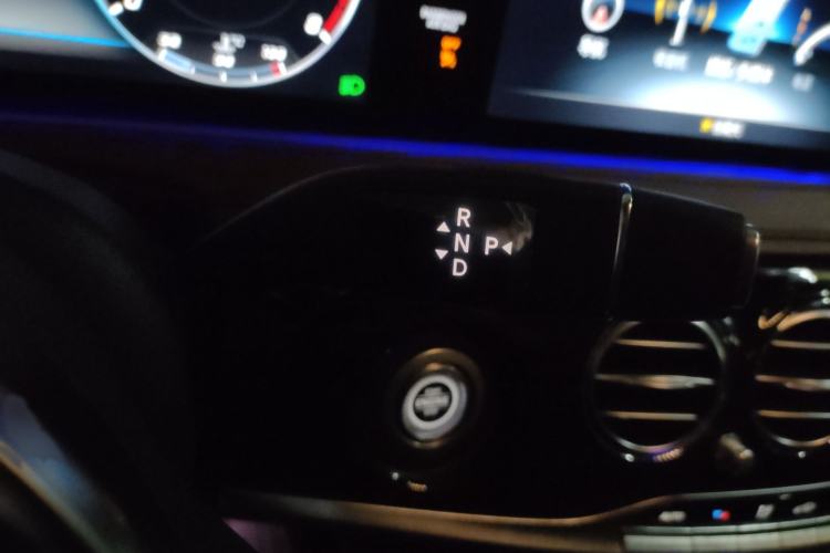 Used Mercedes-Benz Maybach S-Class 2019 S 560 4MATIC Gear Lever