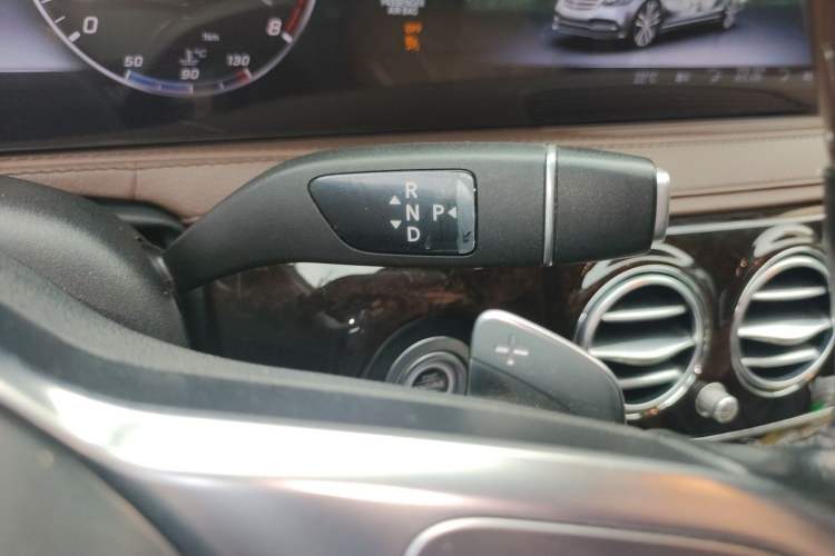 Used Mercedes-Benz Maybach S-Class 2019 S 450 4MATIC Gear Lever
