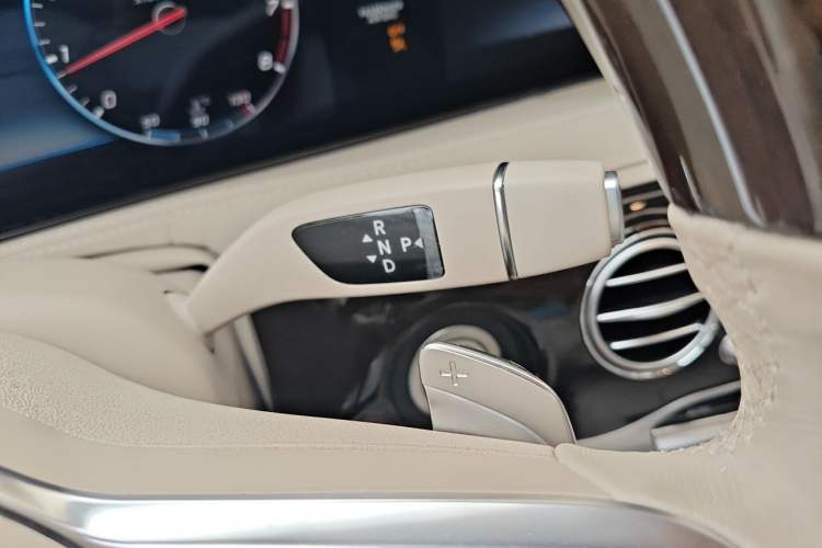 Used Mercedes-Benz Maybach S-Class 2019 S 450 4MATIC Gear Lever