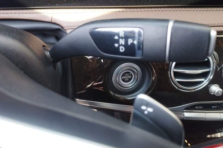 Used Mercedes-Benz Maybach S-Class 2019 S 560 4MATIC Gear Lever