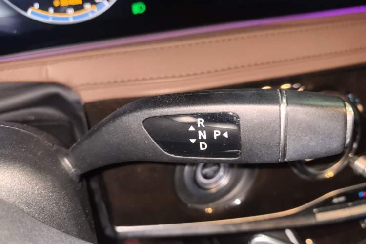 Used Mercedes-Benz Maybach S-Class 2019 S 450 4MATIC Gear Lever