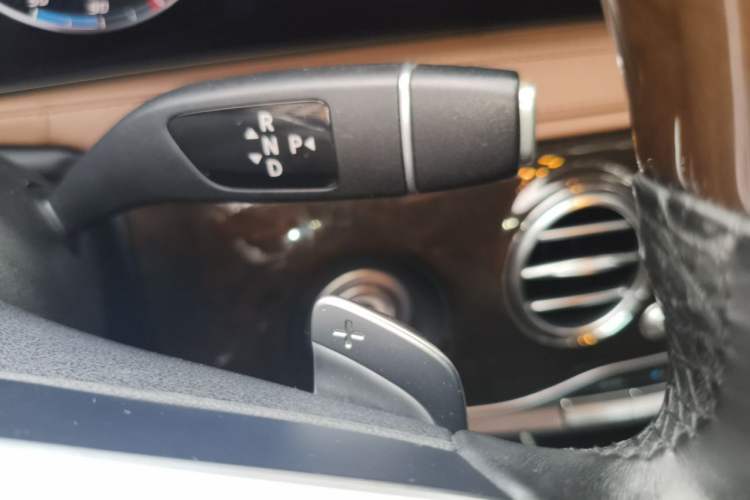 Used Mercedes-Benz Maybach S-Class 2019 S 450 4MATIC Gear Lever