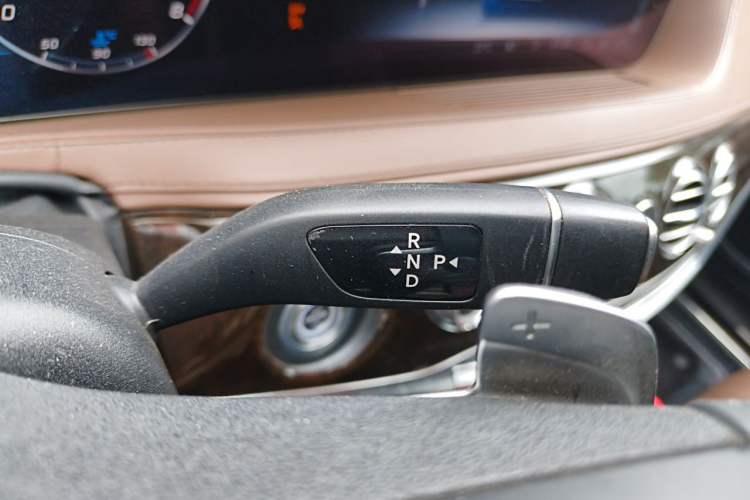 Used Mercedes-Benz Maybach S-Class 2019 S 560 4MATIC Gear Lever