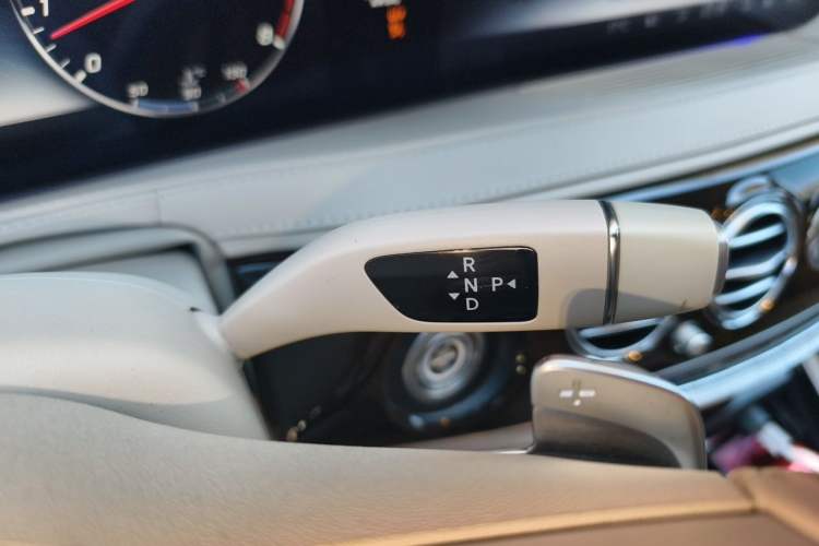 Used Mercedes-Benz Maybach S-Class 2019 Refresh S 450 4MATIC Gear Lever