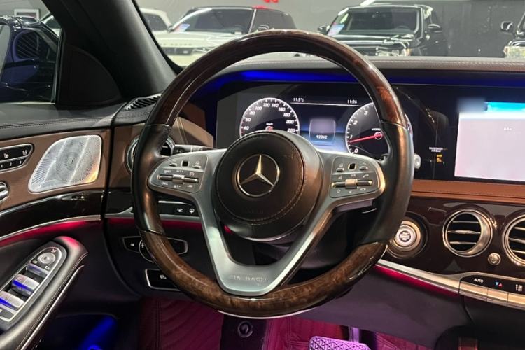 Used Mercedes-Benz Maybach S-Class 2019 S 450 4MATIC Interior 14