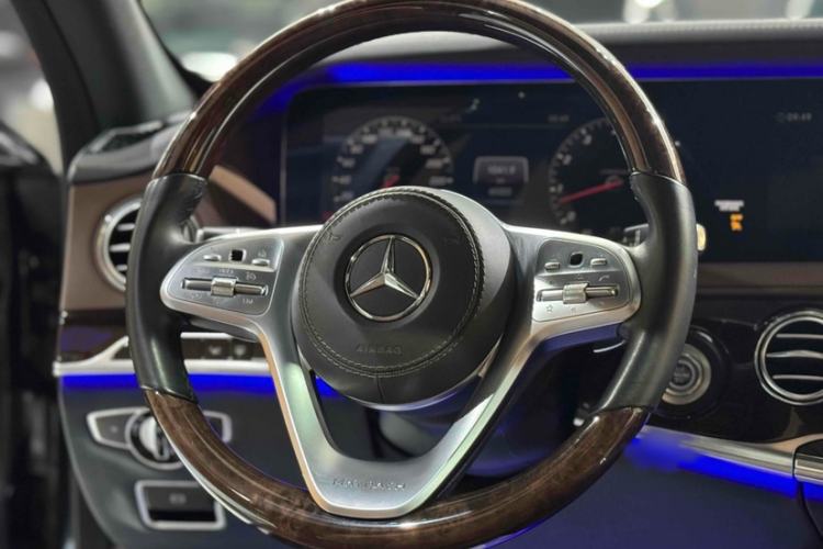 Used Mercedes-Benz Maybach S-Class 2019 S 450 4MATIC Interior 3