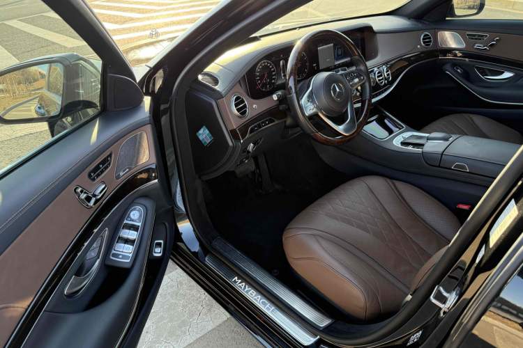 Used Mercedes-Benz Maybach S-Class 2019 S 450 4MATIC Interior 3