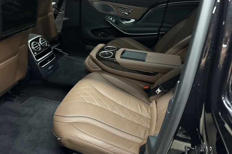 Used Mercedes-Benz Maybach S-Class 2019 S 450 4MATIC Interior 4