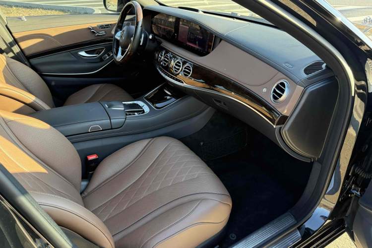 Used Mercedes-Benz Maybach S-Class 2019 S 450 4MATIC Interior 5