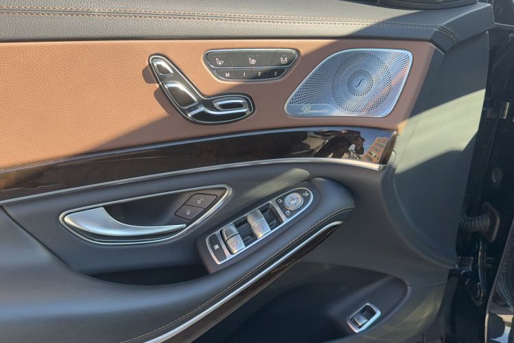 Used Mercedes-Benz Maybach S-Class 2019 S 450 4MATIC Interior 8