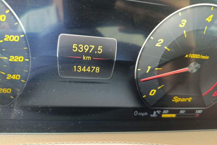 Used Mercedes-Benz Maybach S-Class 2019 S 450 4MATIC Odometer Close Up