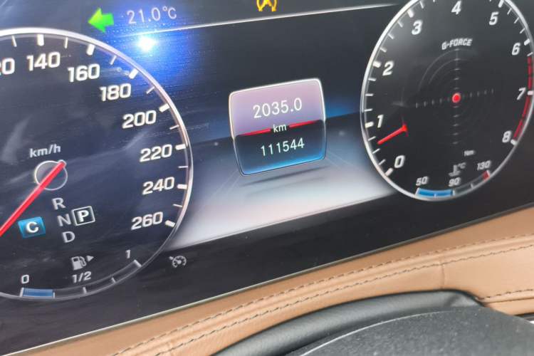 Used Mercedes-Benz Maybach S-Class 2019 S 450 4MATIC Odometer Close Up