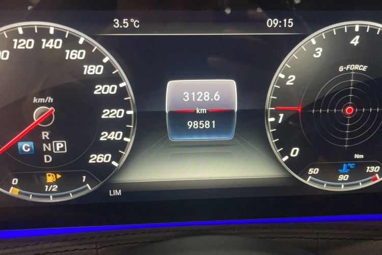 Used Mercedes-Benz Maybach S-Class 2019 S 450 4MATIC Odometer Close Up