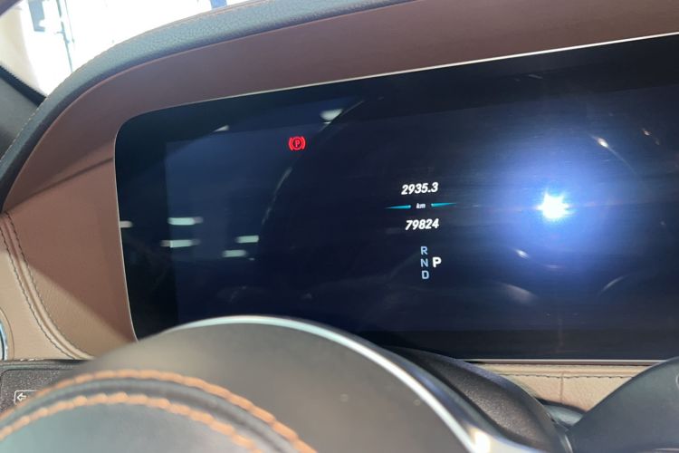 Used Mercedes-Benz Maybach S-Class 2019 Refresh S 450 4MATIC Odometer Close Up