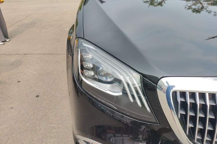 Used Mercedes-Benz Maybach S-Class 2019 S 450 4MATIC Right Front Headlight