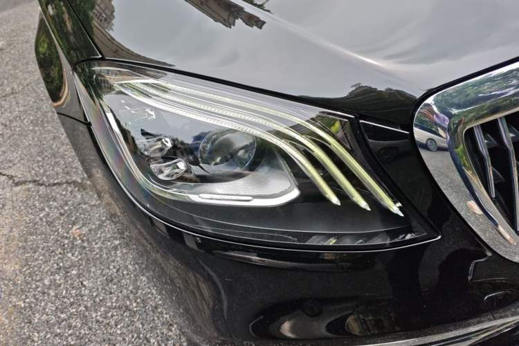 Used Mercedes-Benz Maybach S-Class 2019 S 450 4MATIC Right Front Headlight