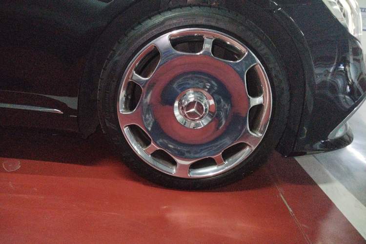 Used Mercedes-Benz Maybach S-Class 2019 S 450 4MATIC Right Front Wheel Hub