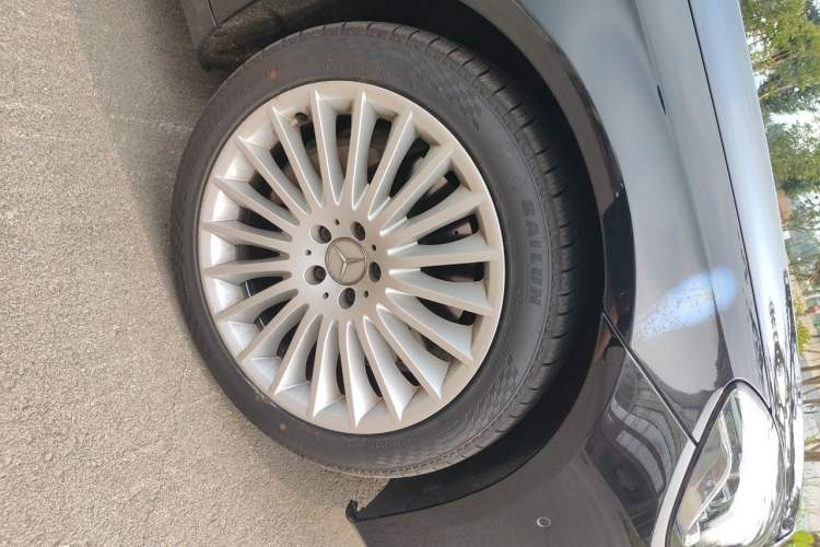 Used Mercedes-Benz Maybach S-Class 2019 S 450 4MATIC Right Front Wheel Hub