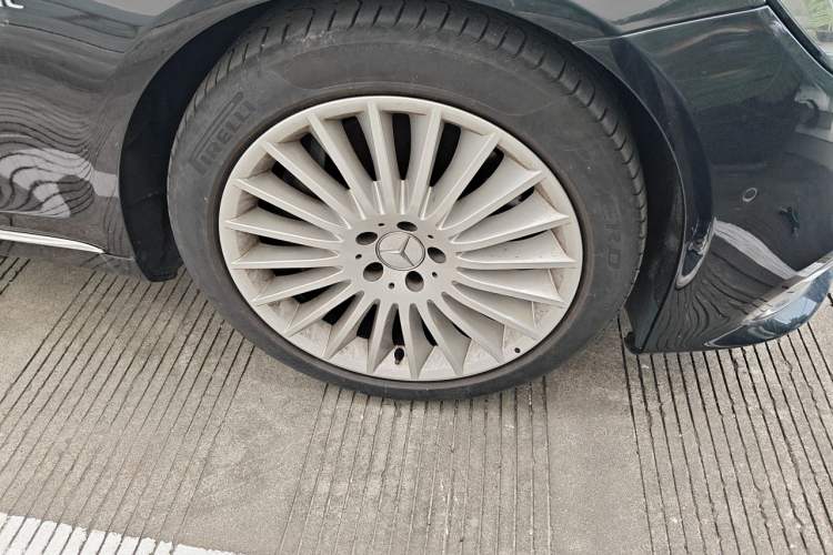 Used Mercedes-Benz Maybach S-Class 2019 S 450 4MATIC Right Front Wheel Hub
