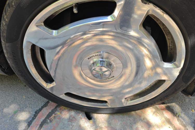 Used Mercedes-Benz Maybach S-Class 2019 S 450 4MATIC Right Front Wheel Hub