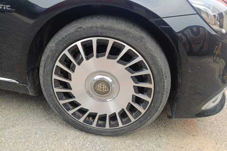 Used Mercedes-Benz Maybach S-Class 2019 S 450 4MATIC Right Front Wheel Hub