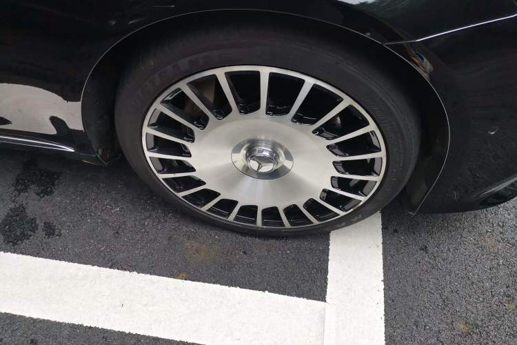 Used Mercedes-Benz Maybach S-Class 2019 Refresh S 450 4MATIC Right Front Wheel Hub