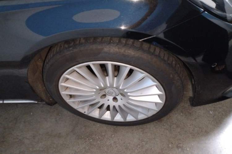 Used Mercedes-Benz Maybach S-Class 2019 S 450 4MATIC Right Front Wheel Hub