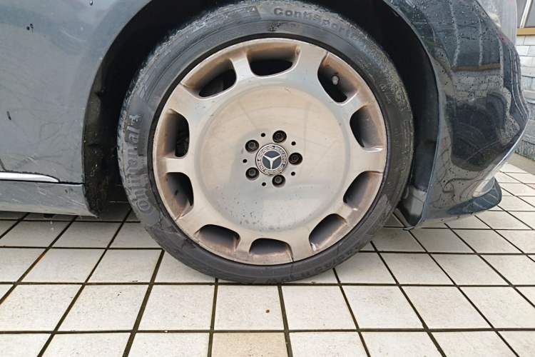 Used Mercedes-Benz Maybach S-Class 2019 S 560 4MATIC Right Front Wheel Hub