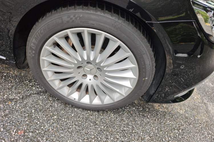 Used Mercedes-Benz Maybach S-Class 2019 S 450 4MATIC Right Front Wheel Hub