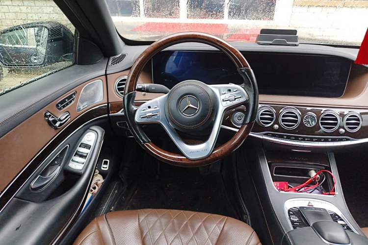 Used Mercedes-Benz Maybach S-Class 2019 S 560 4MATIC Steering Wheel