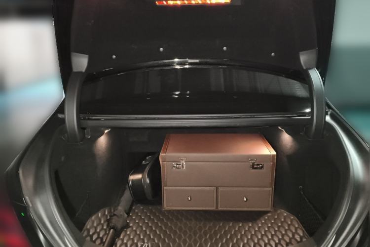 Used Mercedes-Benz Maybach S-Class 2019 S 450 4MATIC Trunk