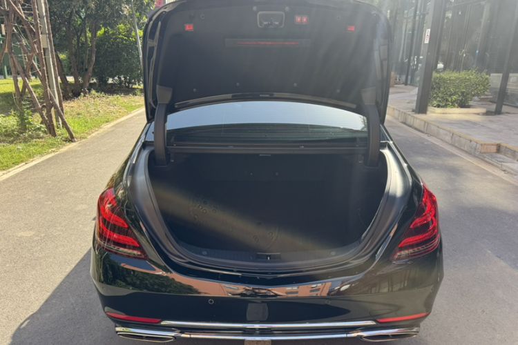 Used Mercedes-Benz Maybach S-Class 2019 Refresh S 450 4MATIC Trunk