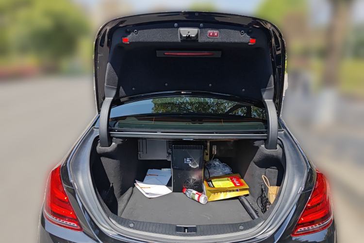 Used Mercedes-Benz Maybach S-Class 2019 S 450 4MATIC Trunk