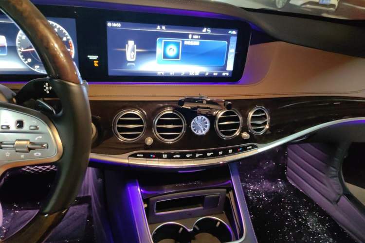 Used Mercedes-Benz Maybach S-Class 2019 Refresh S 450 4MATIC Audio And AC Panel