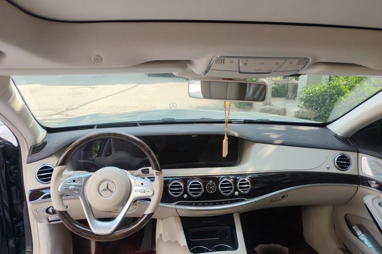 Used Mercedes-Benz Maybach S-Class 2019 S 450 4MATIC Center Console