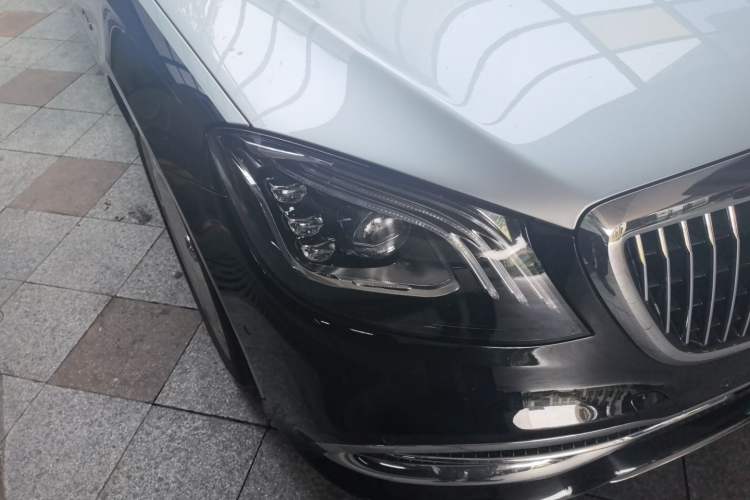Used Mercedes-Benz Maybach S-Class 2019 S 680 Dual-Tone Collector's Edition Right Front Headlight