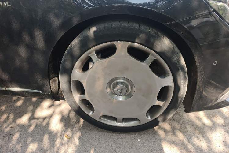 Used Mercedes-Benz Maybach S-Class 2019 S 450 4MATIC Right Front Wheel Hub