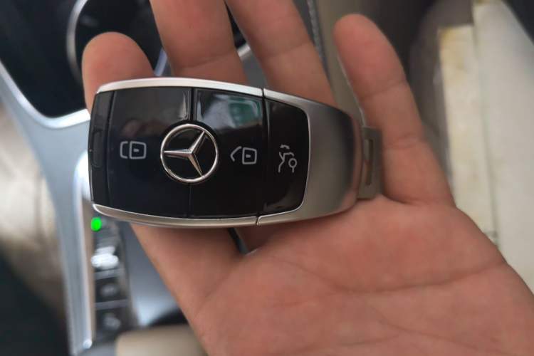 Used Mercedes-Benz Maybach S-Class 2019 S 680 Dual-Tone Collector's Edition Vehicle Key