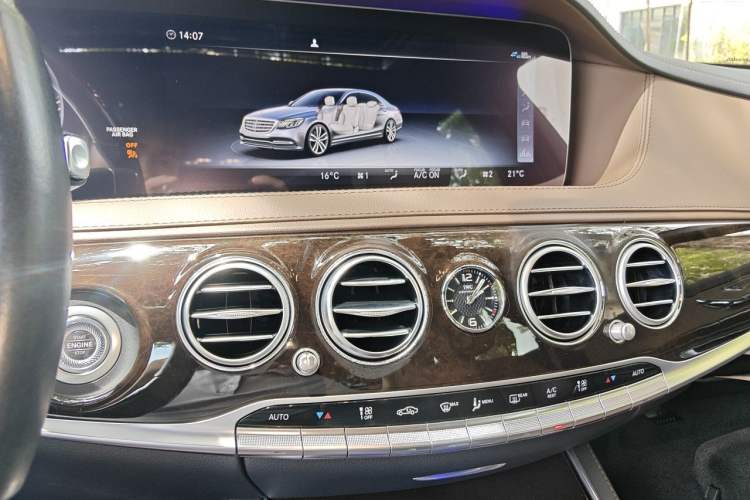 Used Mercedes-Benz Maybach S-Class 2020 S 450 4MATIC Audio And AC Panel