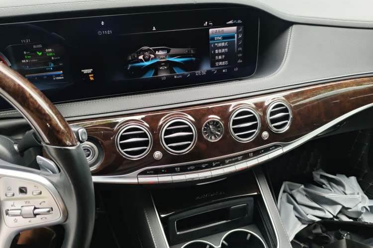Used Mercedes-Benz Maybach S-Class 2020 S 450 4MATIC Collector's Edition Audio And AC Panel