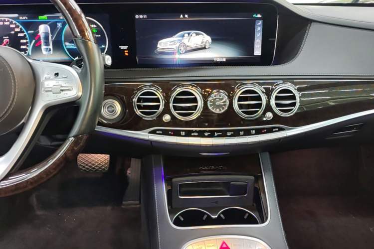Used Mercedes-Benz Maybach S-Class 2020 S 450 4MATIC Collector's Edition Audio And AC Panel