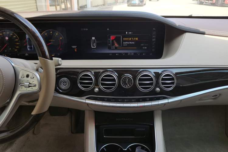 Used Mercedes-Benz Maybach S-Class 2020 S 450 4MATIC Audio And AC Panel