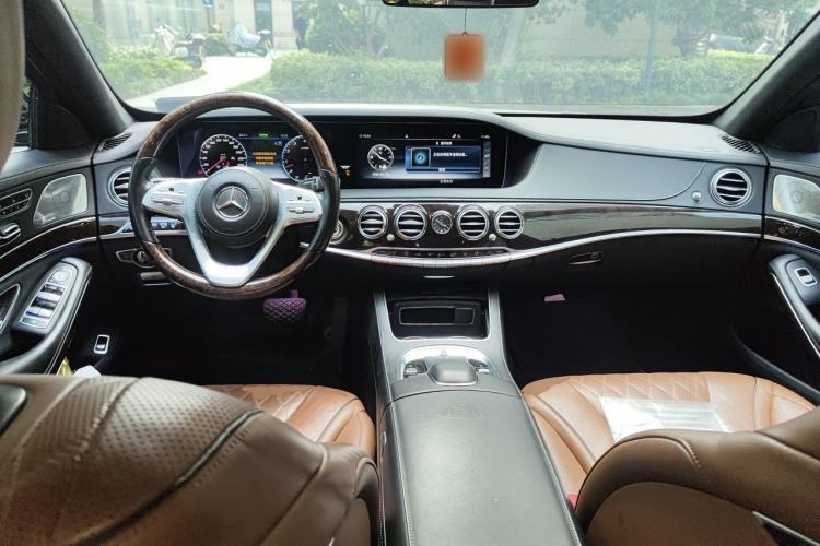Used Mercedes-Benz Maybach S-Class 2020 S 450 4MATIC Collector's Edition Center Console