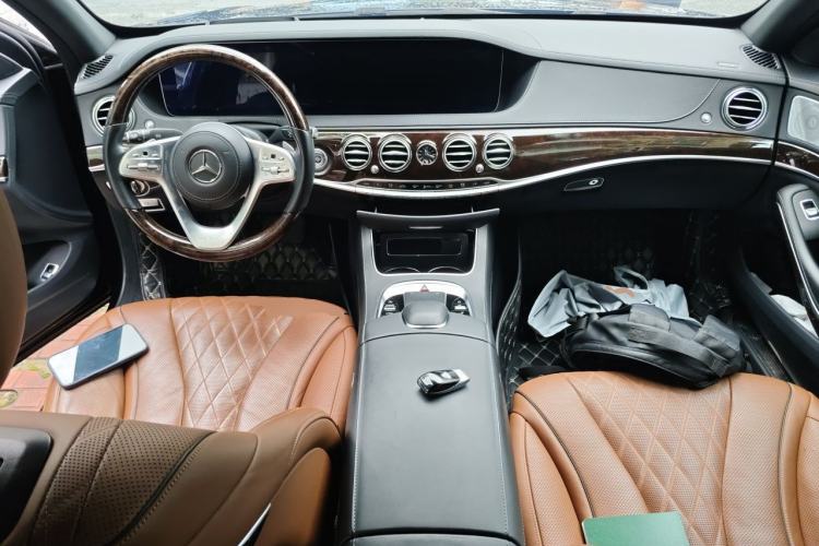 Used Mercedes-Benz Maybach S-Class 2020 S 450 4MATIC Collector's Edition Center Console