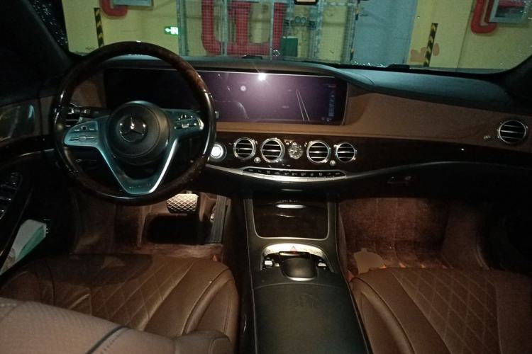 Used Mercedes-Benz Maybach S-Class 2020 S 450 4MATIC Center Console