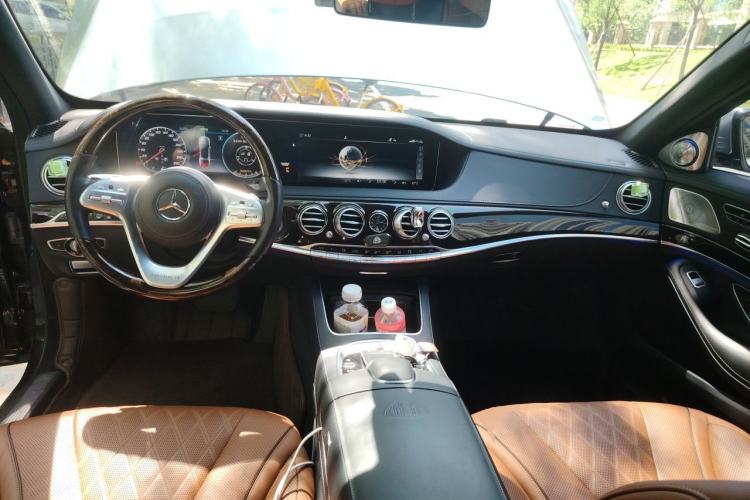Used Mercedes-Benz Maybach S-Class 2020 S 450 4MATIC Collector's Edition Center Console