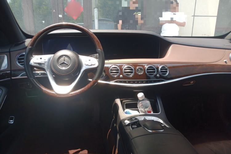 Used Mercedes-Benz Maybach S-Class 2020 S 450 4MATIC Center Console